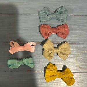 6 small hair bows